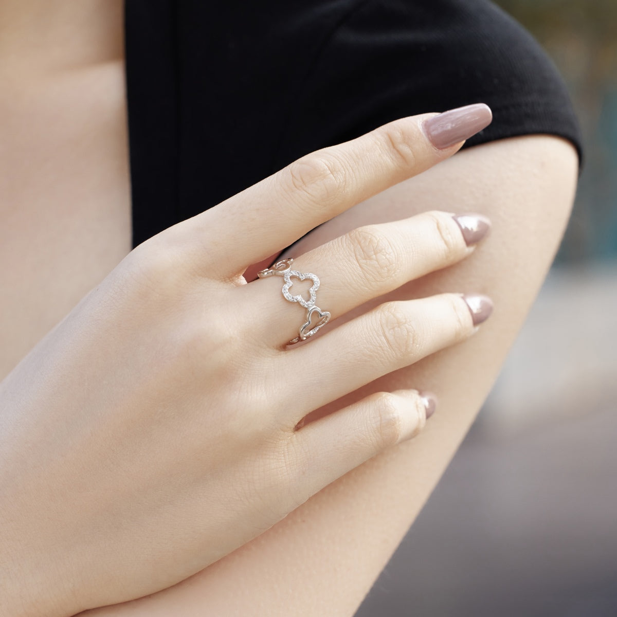 [Charm Aries Jewelry]Hollow Design Four-Leaf Clover Flower Shape Ring