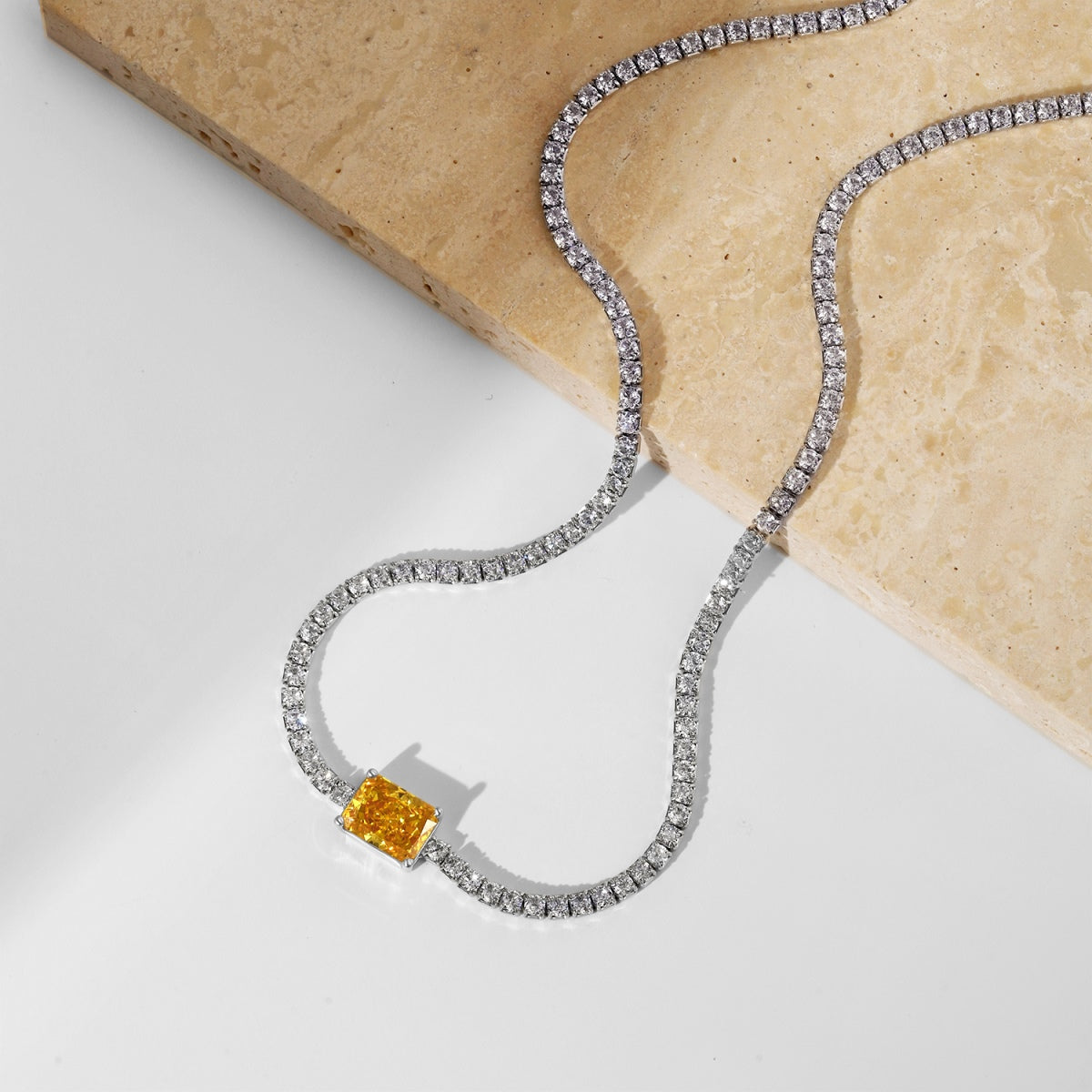 [Charm Aries Jewelry]2.0 carat Ornate Emerald Cut Necklace