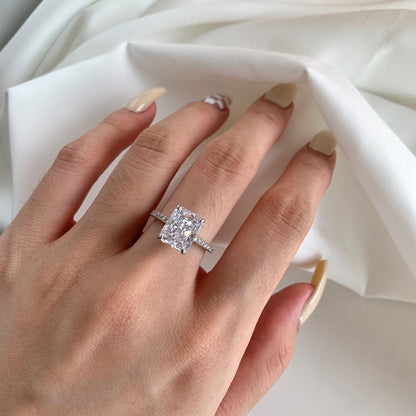 [Charm Aries Jewelry]4.0 Carat Luxurious Engagement Ring