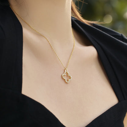 [Charm Aries Jewelry]Four-Leaf Clover Hollow Design Exquisite Necklace