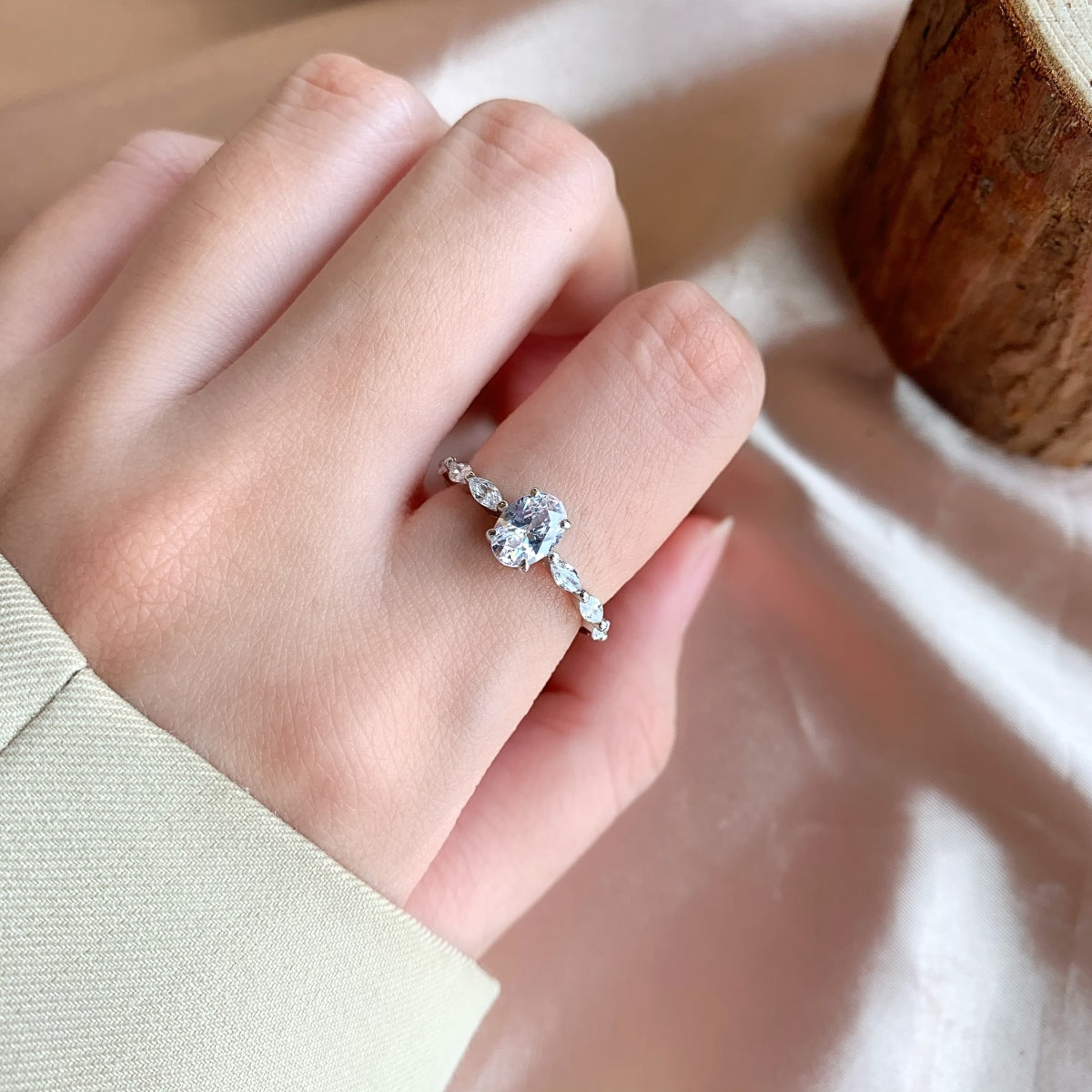 [Charm Aries Jewelry]0.75 Carat Luxurious Vibrant Elongated Cushion Cut Daily Ring