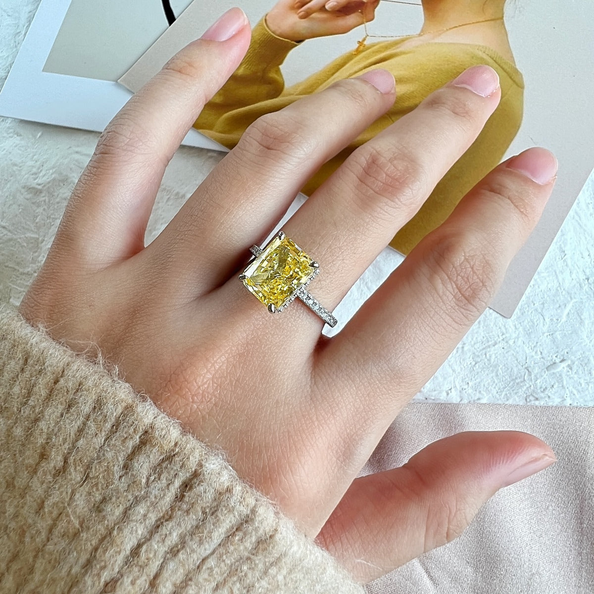 [Charm Aries Jewelry]4.0 Carat Luxurious Engagement Ring
