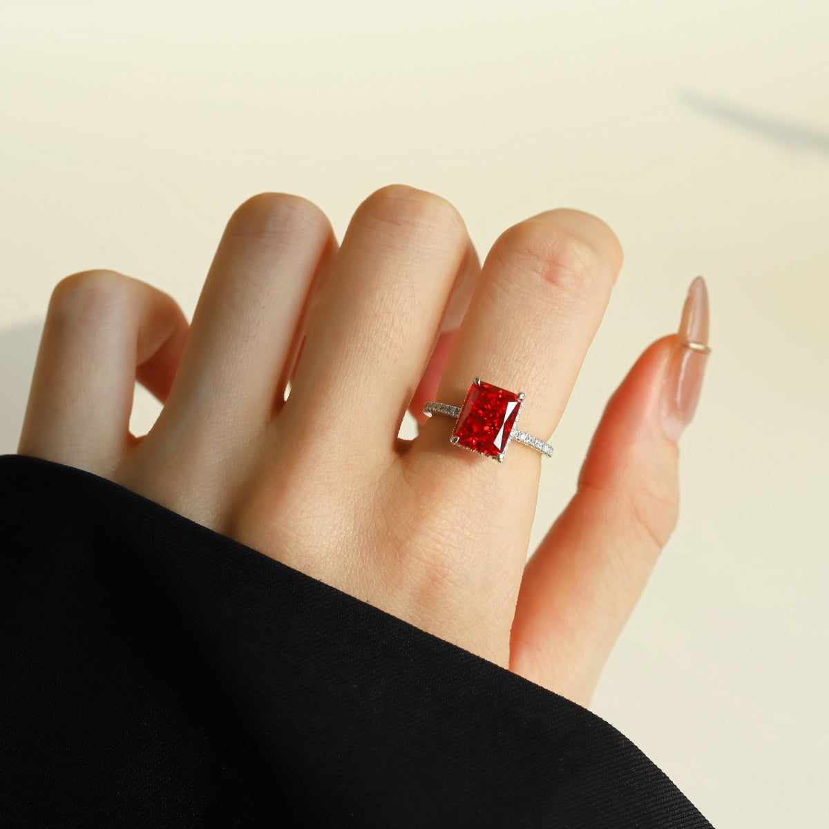 [Charm Aries Jewelry]4.0 Carat Luxurious Engagement Ring