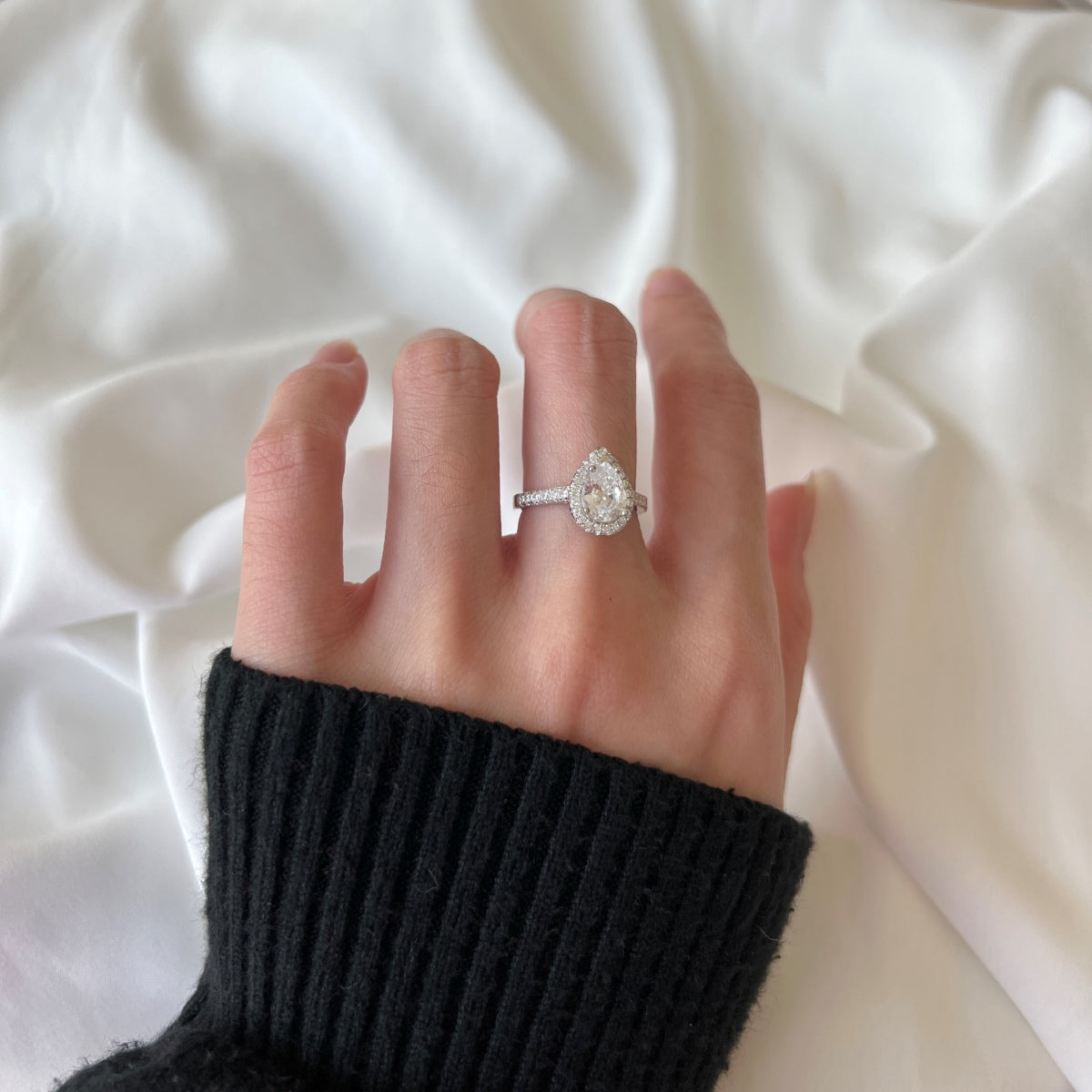 [Charm Aries Jewelry]1.0 Carat Luxurious Resplendent Water Drop Shape Wedding Ring