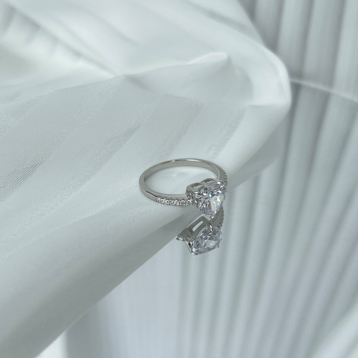[Charm Aries Jewelry]2.0 Carat Dazzling Lustrous Heart Cut Lover Ring