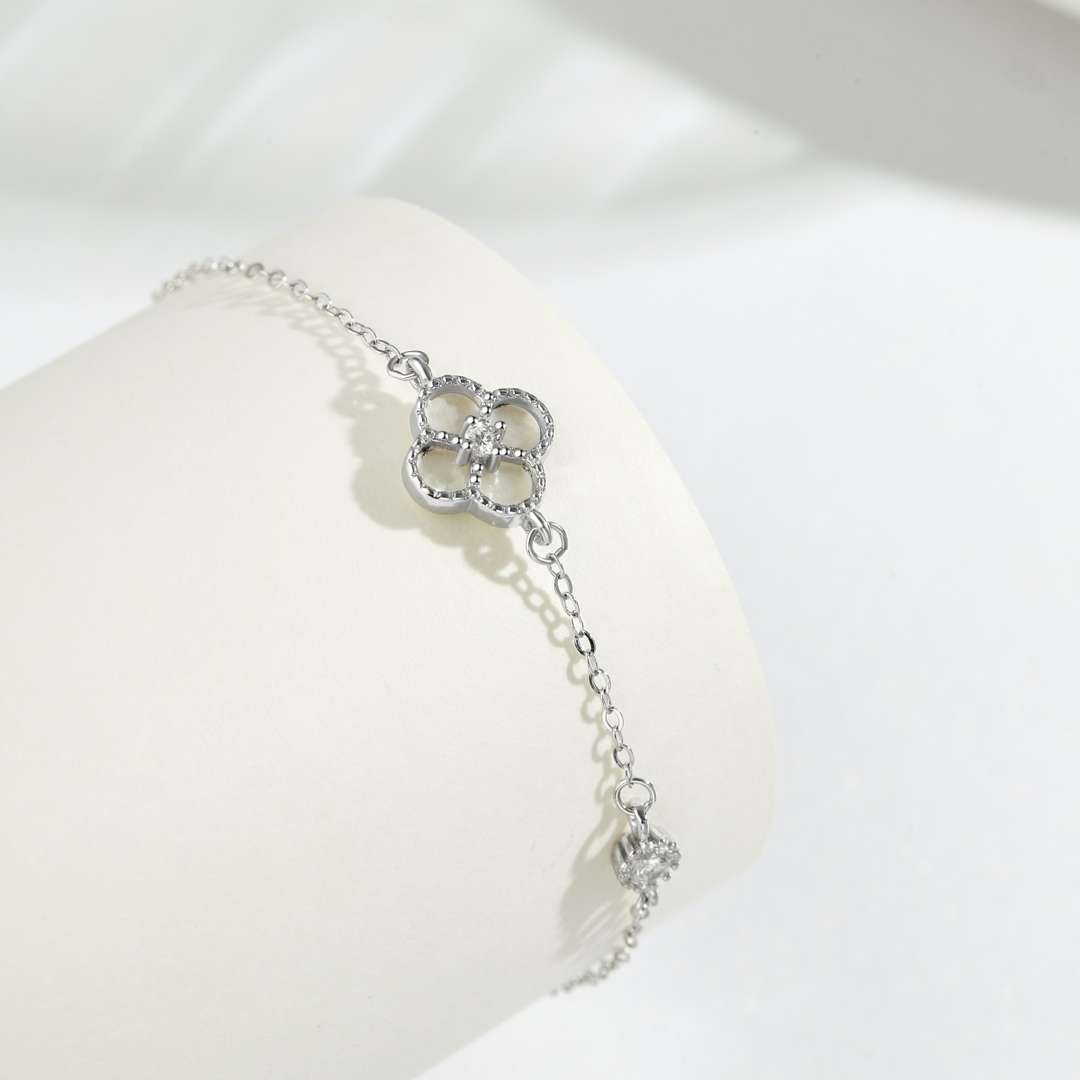 [Charm Aries Jewelry]Delicate Four Leaf Clover Bracelet