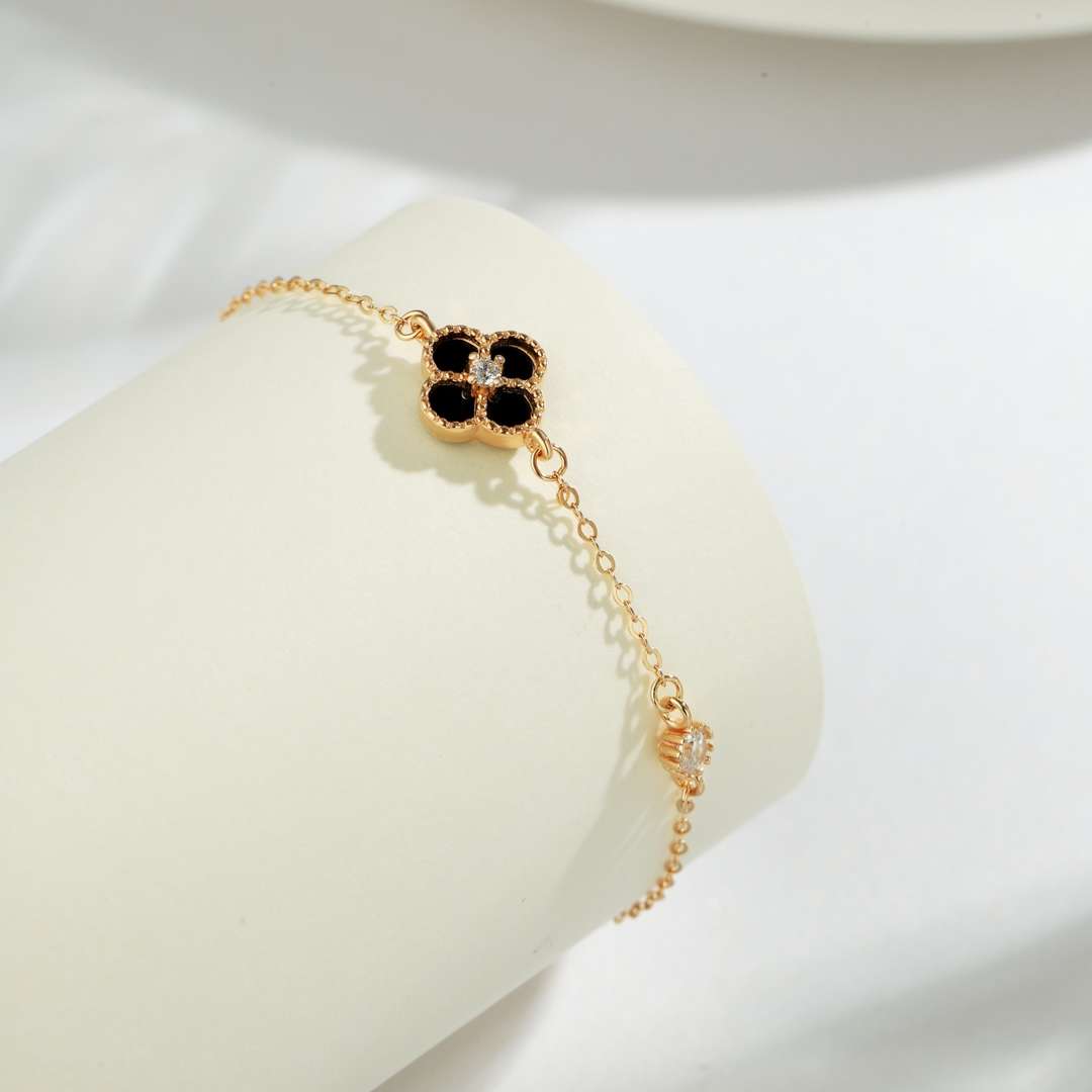 [Charm Aries Jewelry]Delicate Four Leaf Clover Bracelet