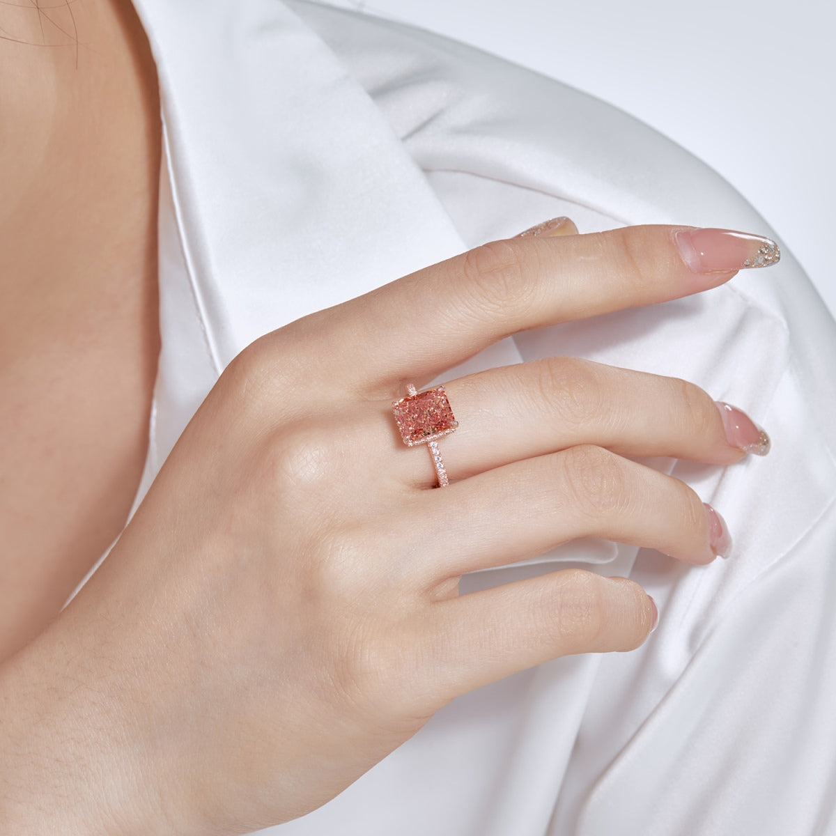 [Charm Aries Jewelry]4.0 Carat Luxurious Engagement Ring