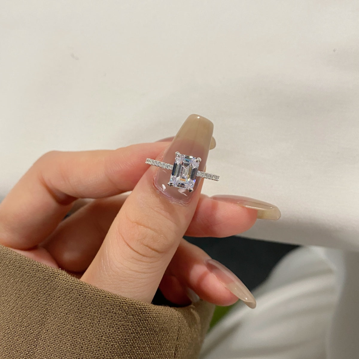 [Charm Aries Jewelry]2.0 Carat Scintillating Ornate Radiant Cut Party Ring