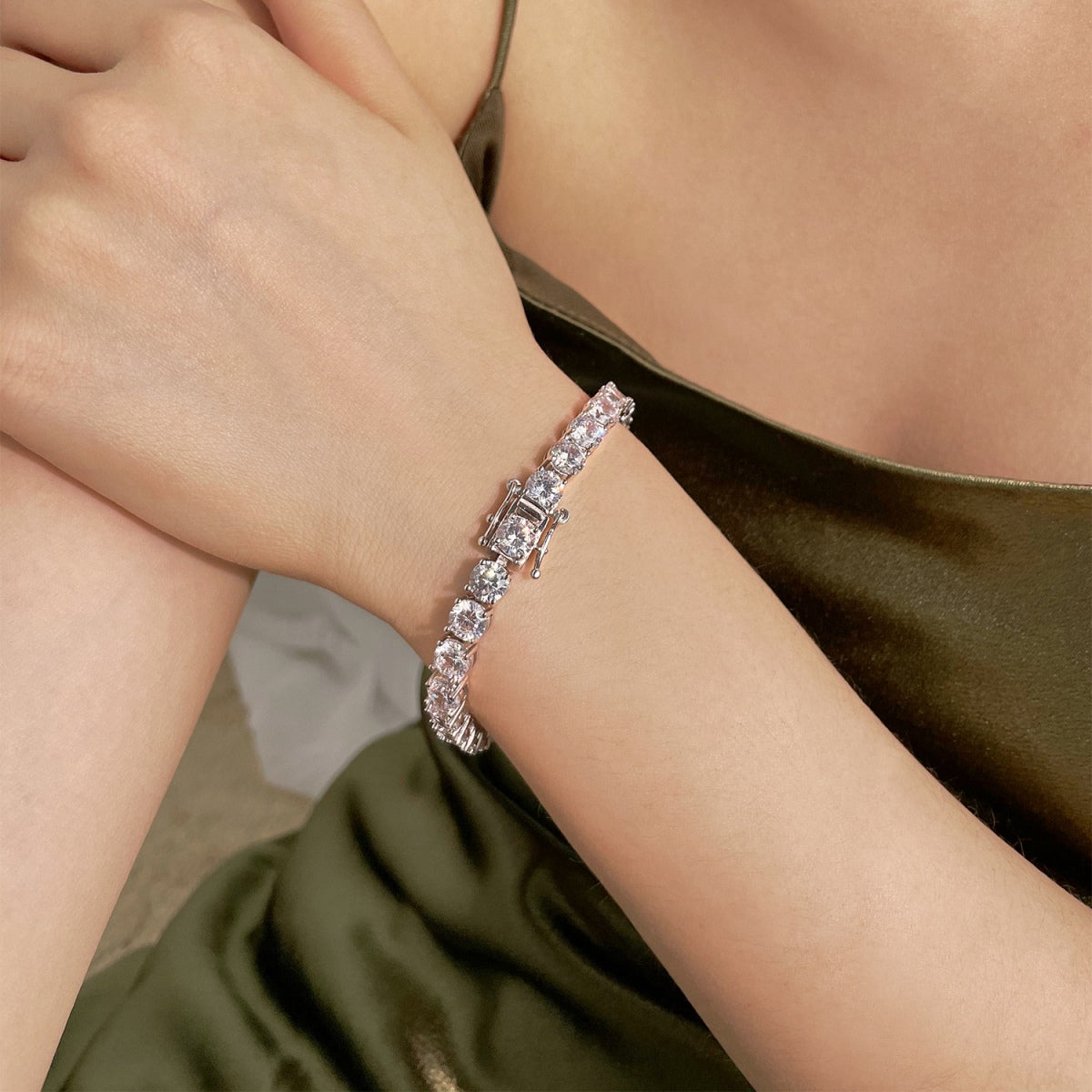 [Charm Aries Jewelry]0.75 Carat Dazzling Round Cut Wedding Bracelet