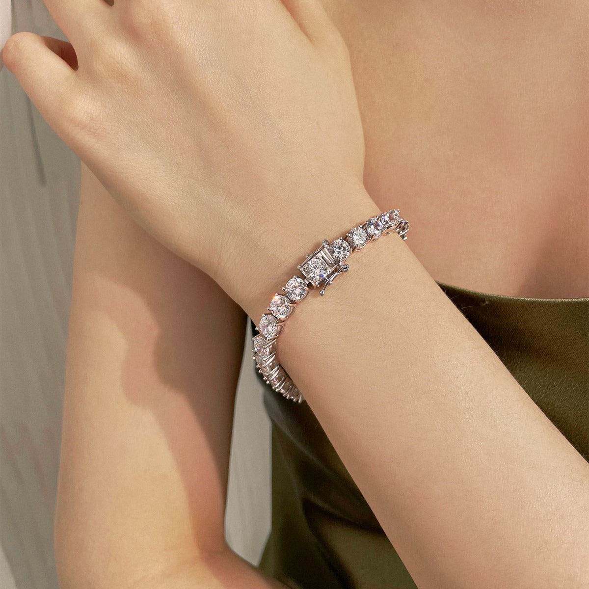 [Charm Aries Jewelry]0.75 Carat Dazzling Round Cut Wedding Bracelet