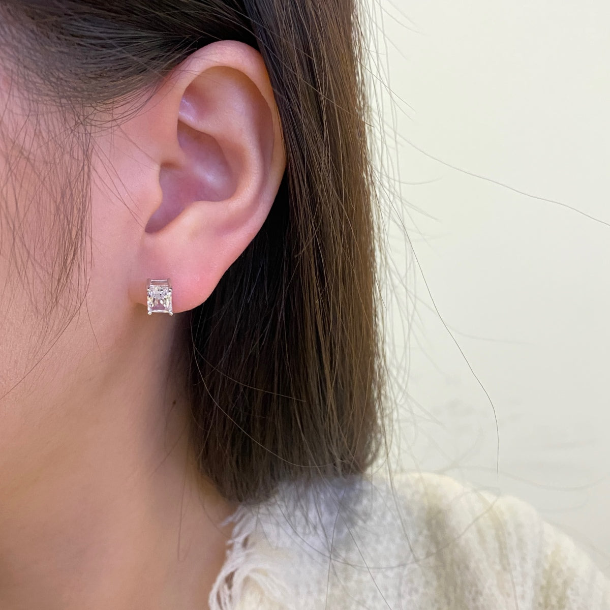 [Charm Aries Jewelry]Stylish Shiny Rectangular Center Stone Stud Earrings
