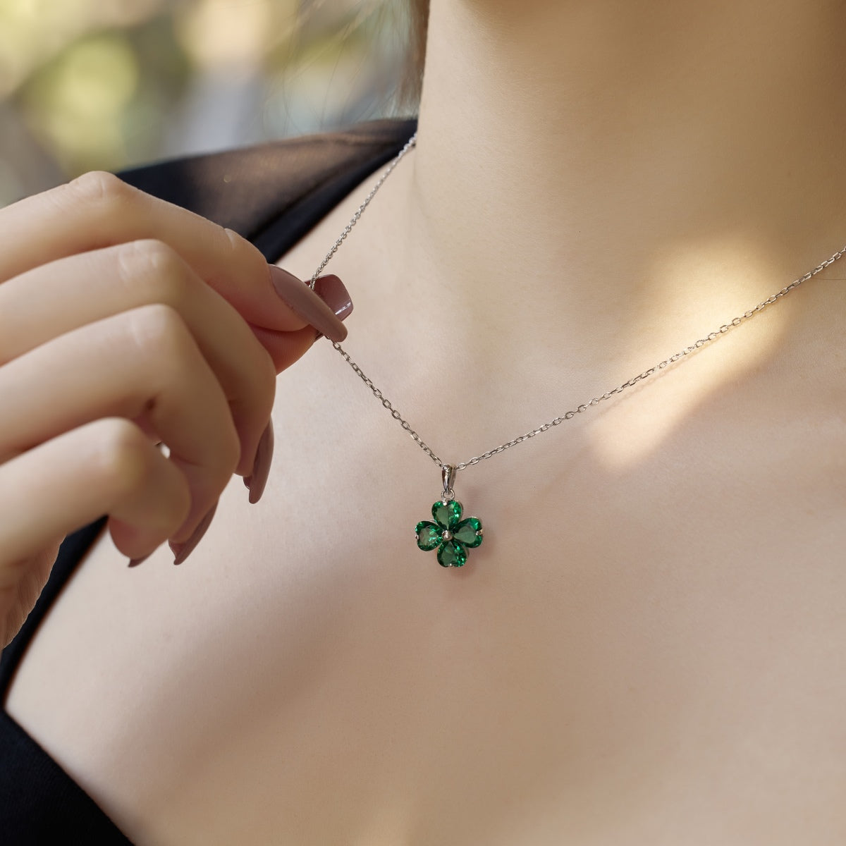 [Charm Aries Jewelry]Heart-Shaped Four-Leaf Clover Bead Necklace