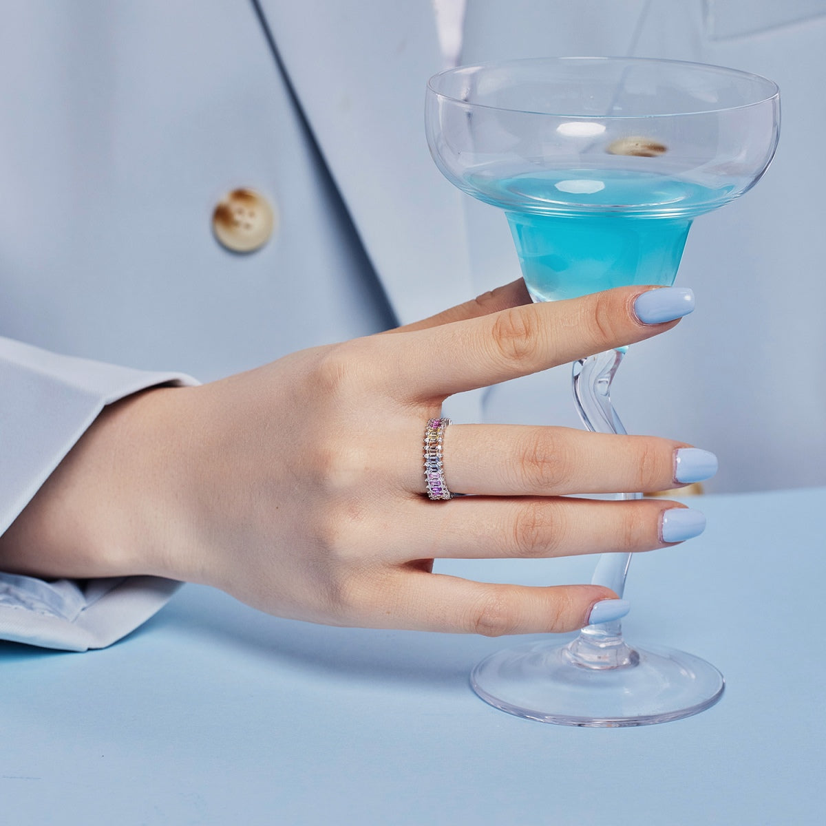 [Charm Aries Jewelry]Splashy Ornate Emerald Cut Cocktail Ring