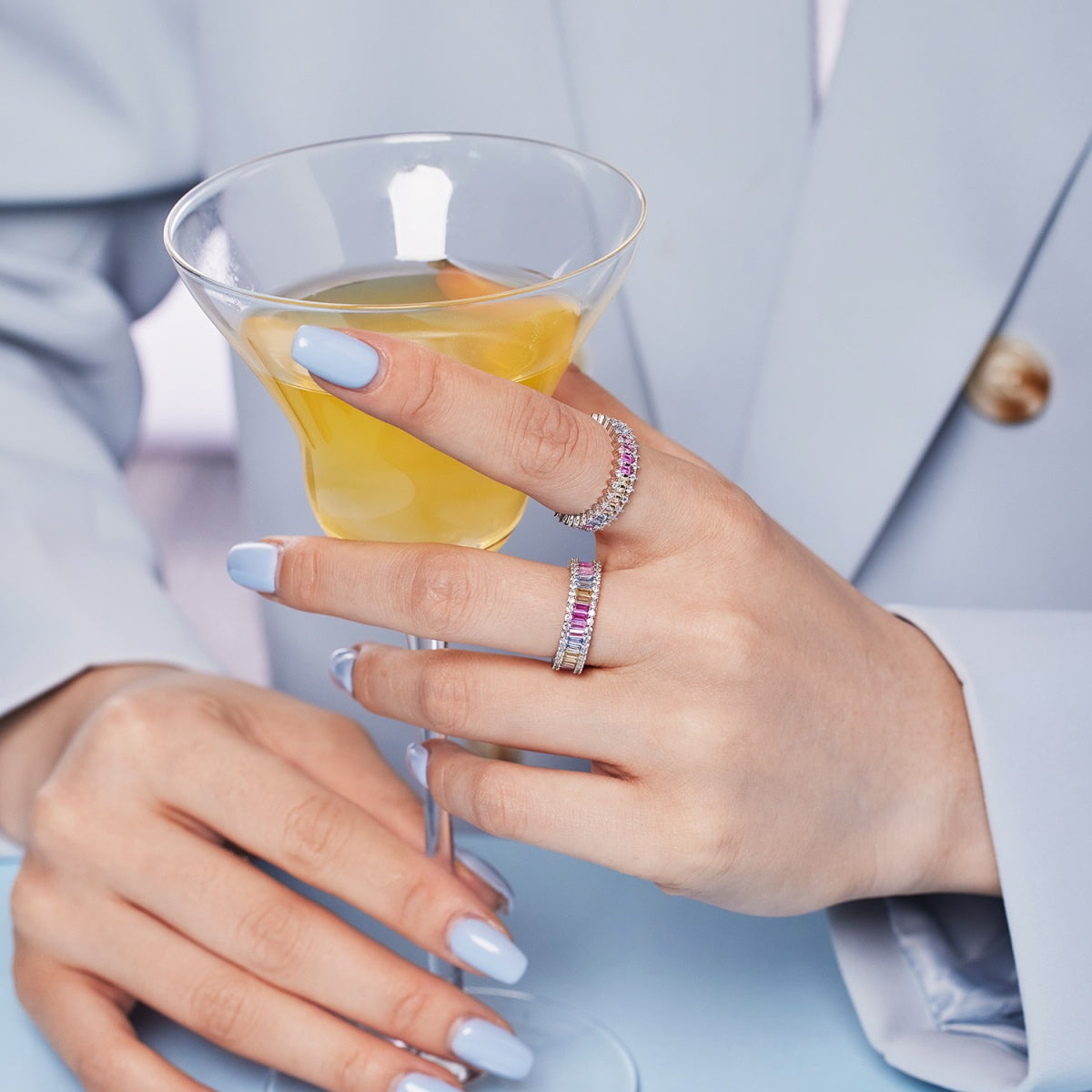 [Charm Aries Jewelry]Splashy Ornate Emerald Cut Cocktail Ring