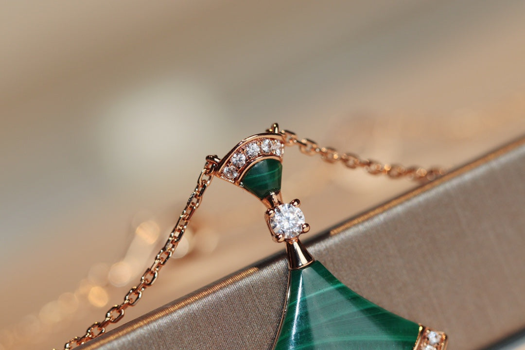 [Charm Aries Jewelry]DREAM NECKLACE MALACHITE DIAMOND