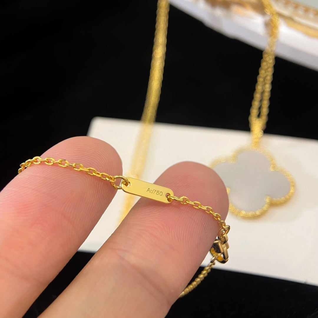 [Charm Aries Jewelry]CLOVER 25MM MOP LARGE PENDANT NECKLACE