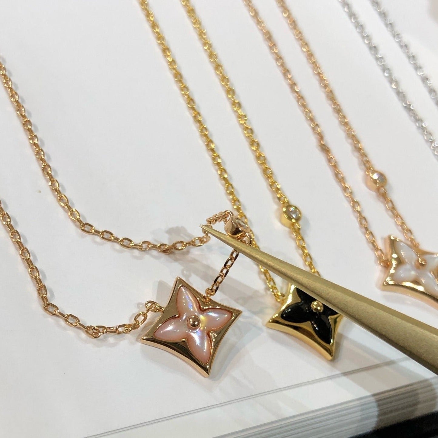 [Charm Aries Jewelry]STAR BLACK MOP NECKLACE