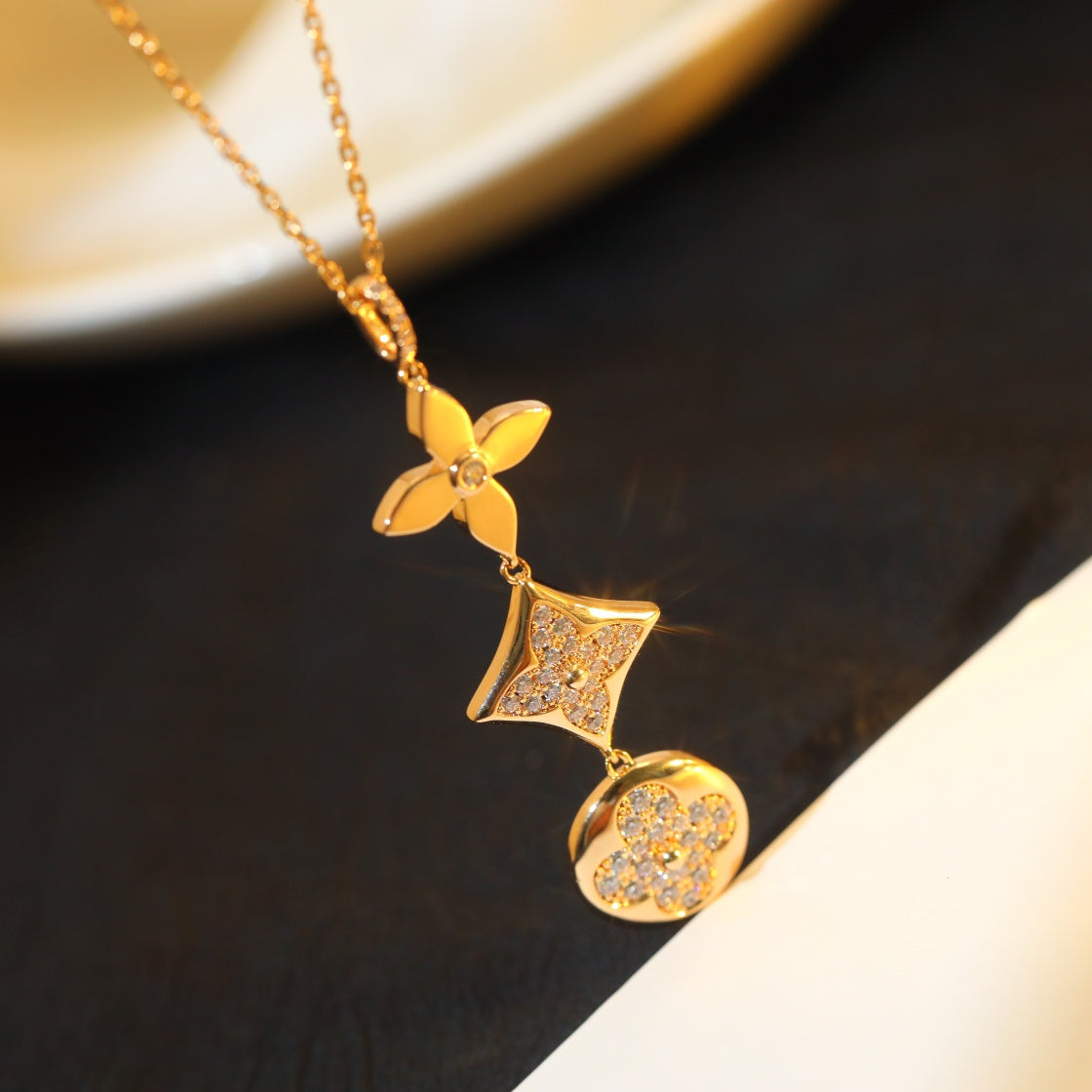 [Charm Aries Jewelry]STAR AND SUN DIAMOND PINK GOLD NECKLACE