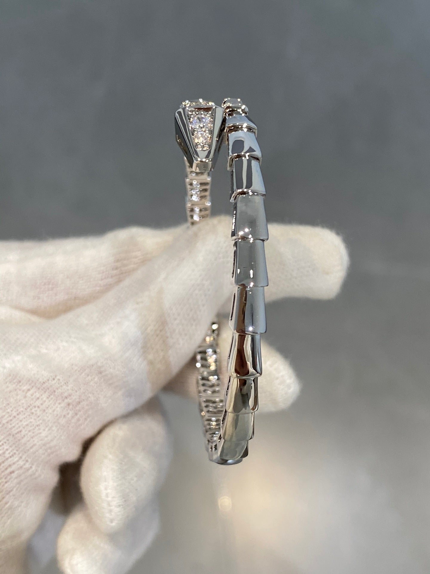 [Charm Aries Jewelry]SERPENTI BRACELET DIAMONDS SILVER