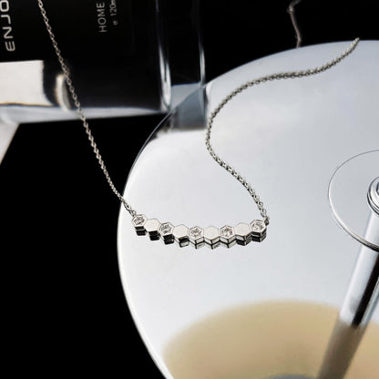 [Charm Aries Jewelry]BEE MY LOVE DIAMOND NECKLACE