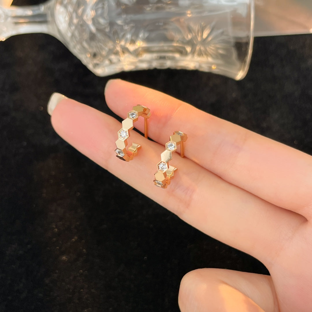 [Charm Aries Jewelry]BEE LOVE DIAMOND HOOP EARRINGS