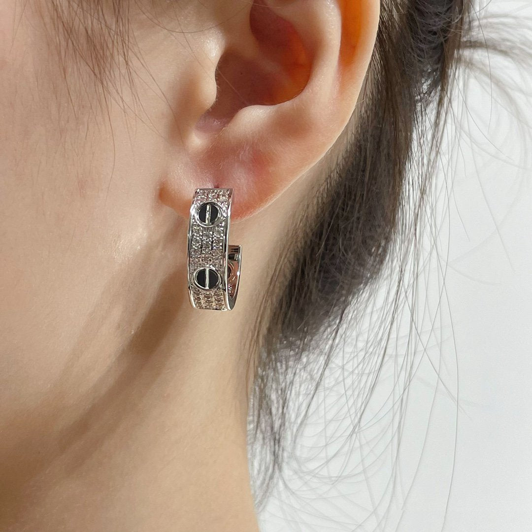 [Charm Aries Jewelry]LOVE CERAMIC DIAMOND PAVED SILVER EARRINGS