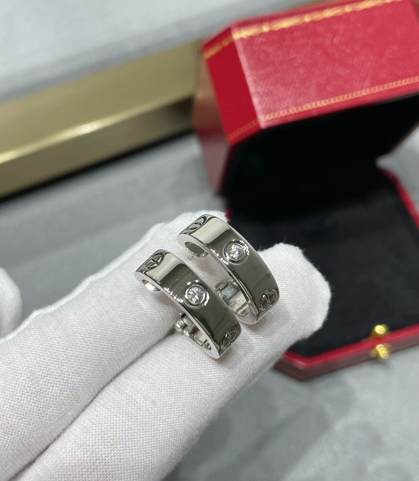 [Charm Aries Jewelry]LOVE 5.5MM 1 DIAMOND EARRINGS