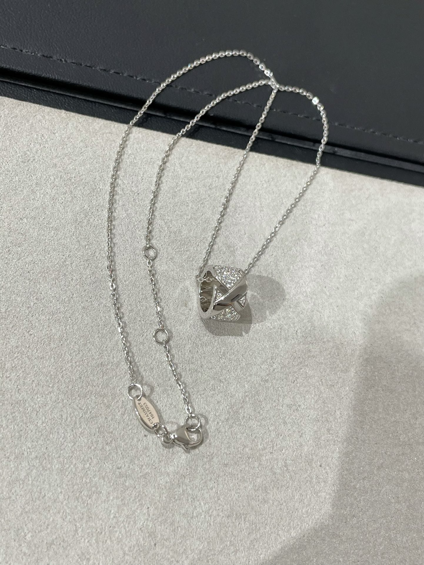 [Charm Aries Jewelry]LIENS EVIDENCE DIAMOND PAVED NECKLACE