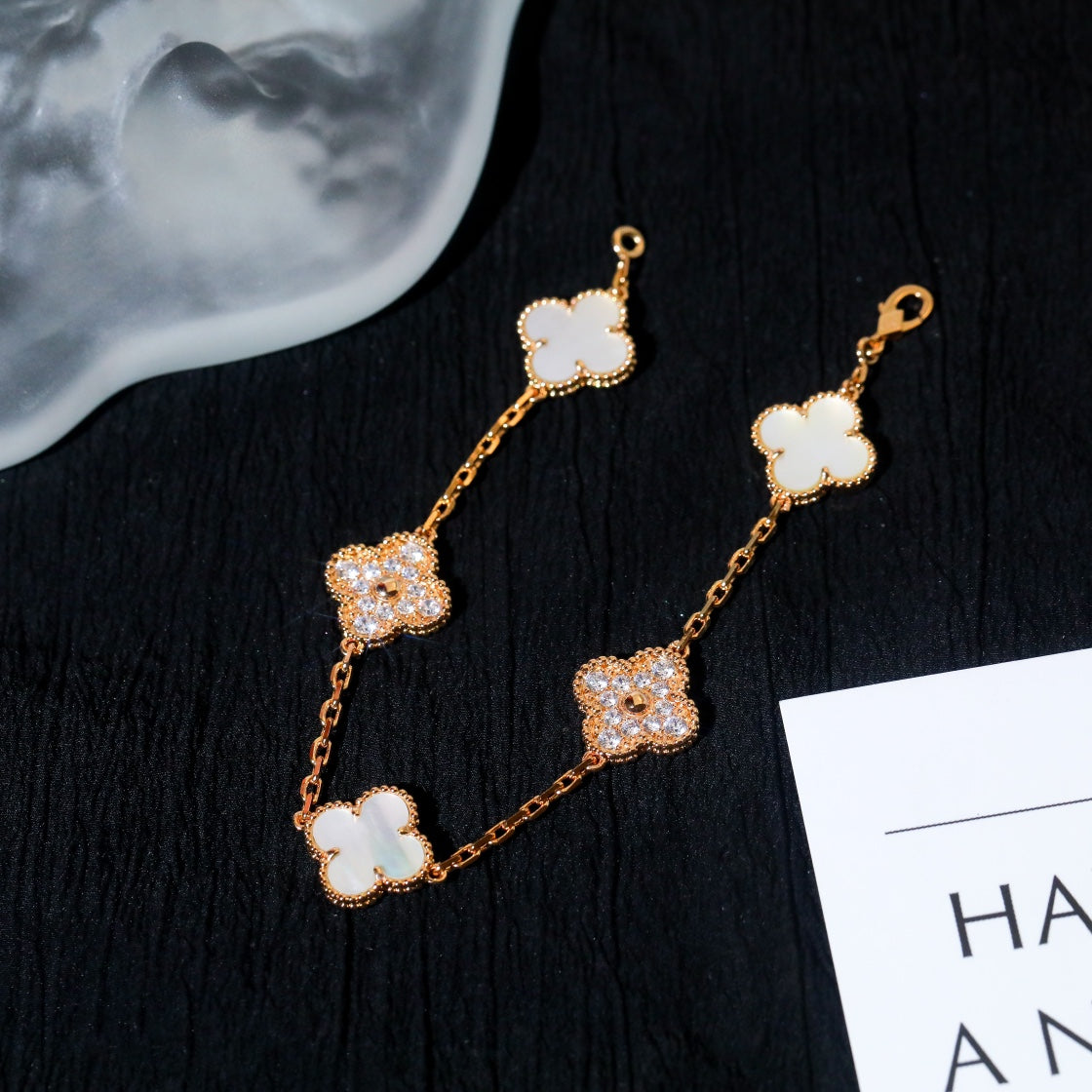 [Charm Aries Jewelry]CLOVER BRACELET 5 MOTIF WHITE MOP DIAMOND