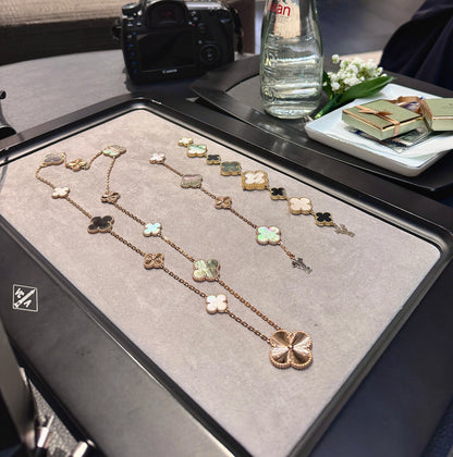 [Charm Aries Jewelry]CLOVER 16 MOTIF GREY MOP GOLD NECKLACE