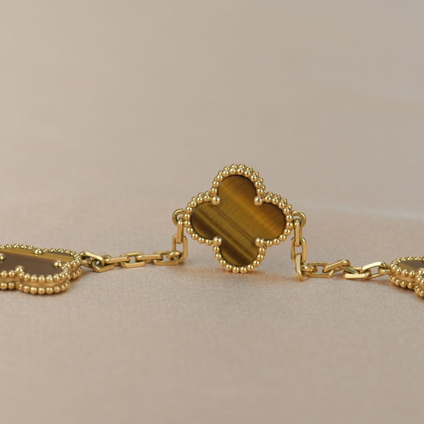 [Charm Aries Jewelry]CLOVER  5 MOTIFS TIGER EYE BRACELET