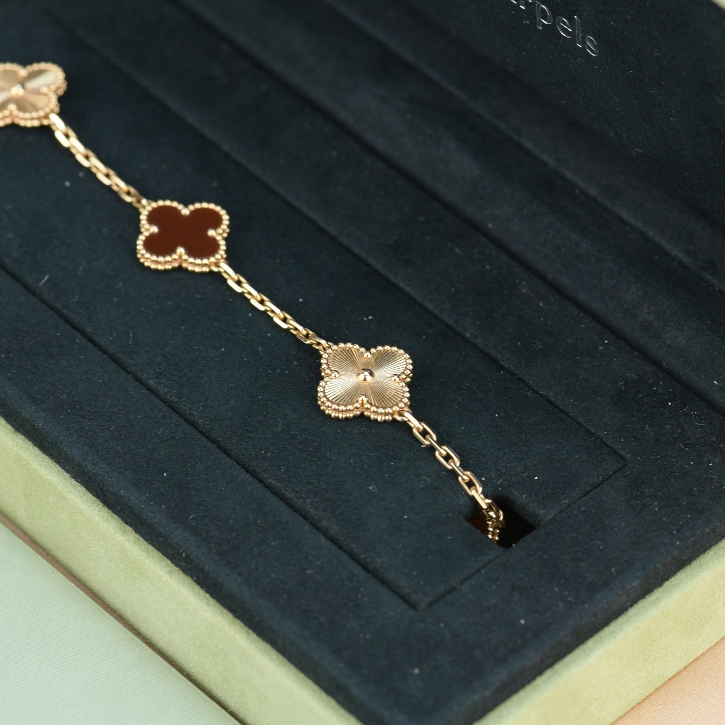 [Charm Aries Jewelry]CLOVER  5 MOTIFS CARNELIAN GOLD BRACELET