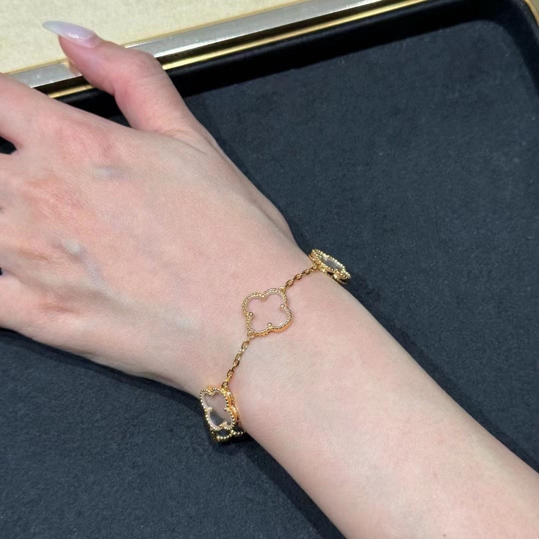 [Charm Aries Jewelry]CLOVER 5 MOTIF ROCK CRYSTAL PINK GOLD BRACELET