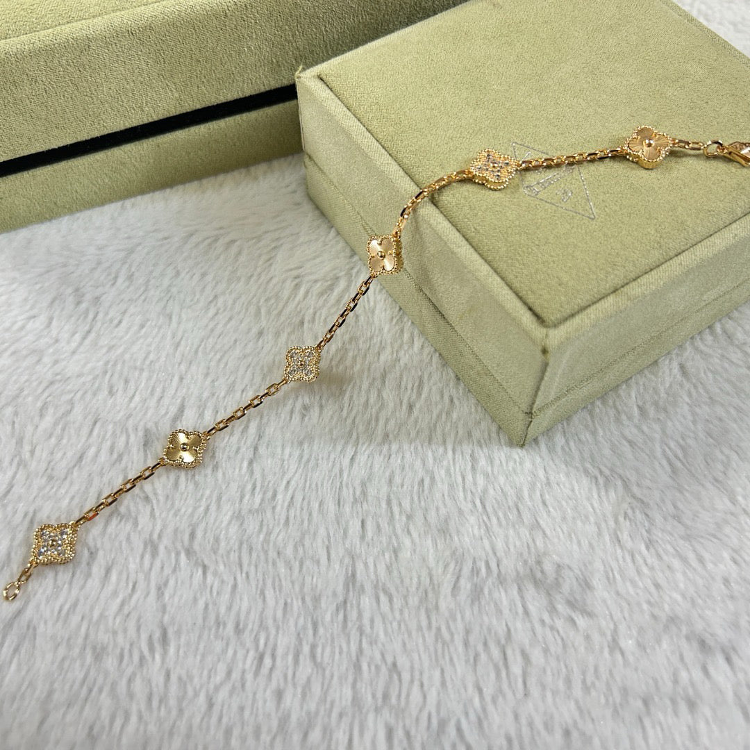 [Charm Aries Jewelry]CLOVER 6 MOTIF DIAMOND LASER BRACELET