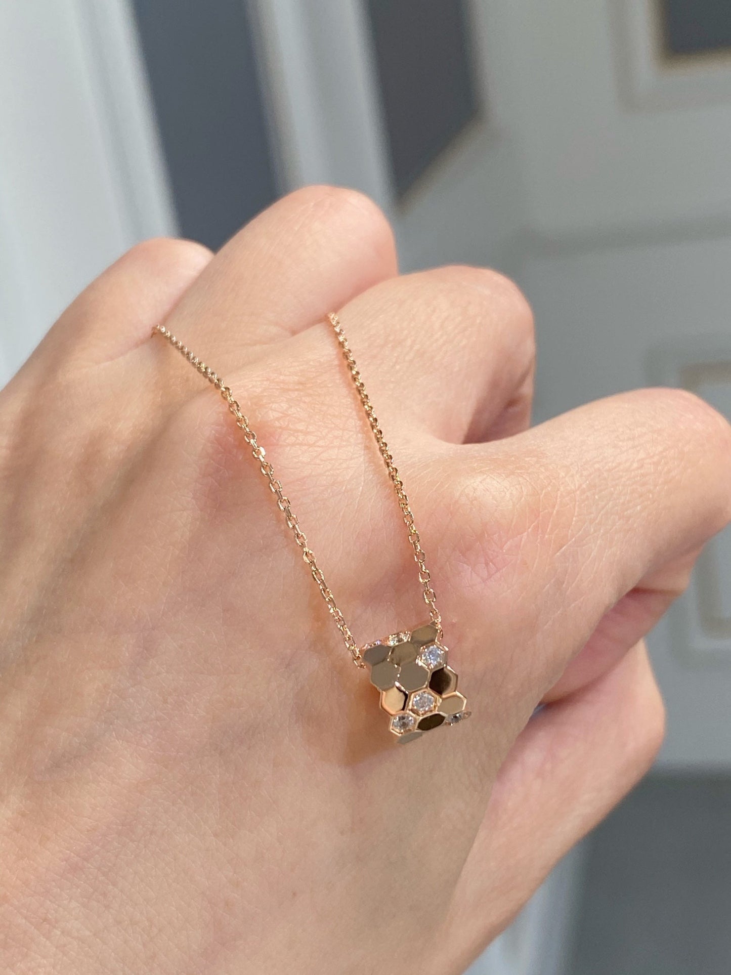 [Charm Aries Jewelry]BEE LOVE DIAMOND NECKLACE