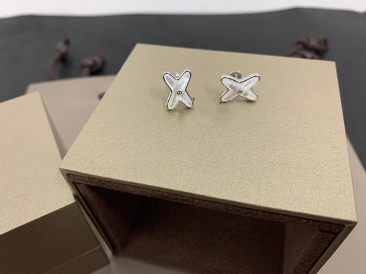 [Charm Aries Jewelry]JEUX DE WHITE MOP SILVER DIAMOND EARRINGS