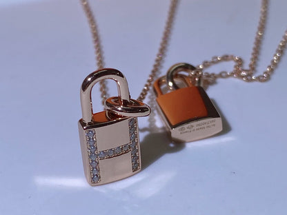 [Charm Aries Jewelry]HM ADVANCED NICHE LOCK HEAD NECKLACE DIAMONDS