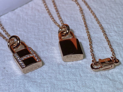 [Charm Aries Jewelry]HM ADVANCED NICHE LOCK HEAD NECKLACE DIAMONDS