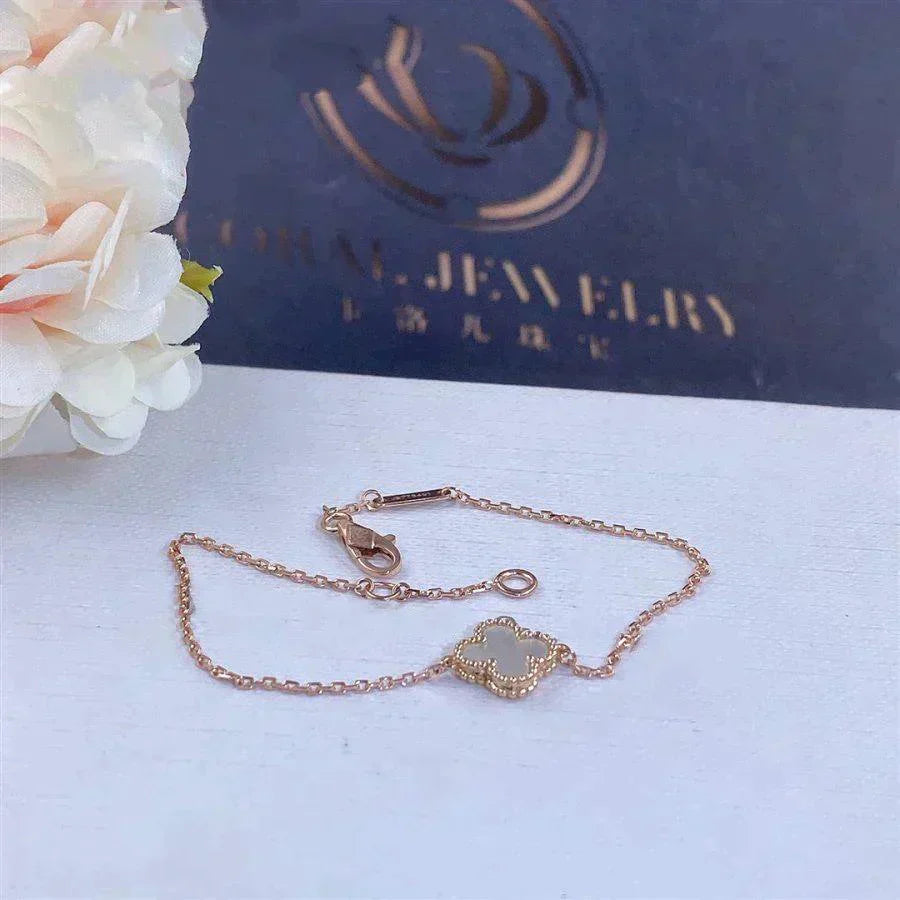 [Charm Aries Jewelry]CLOVER WHITE MOP SINGLE FLOWER BRACELET