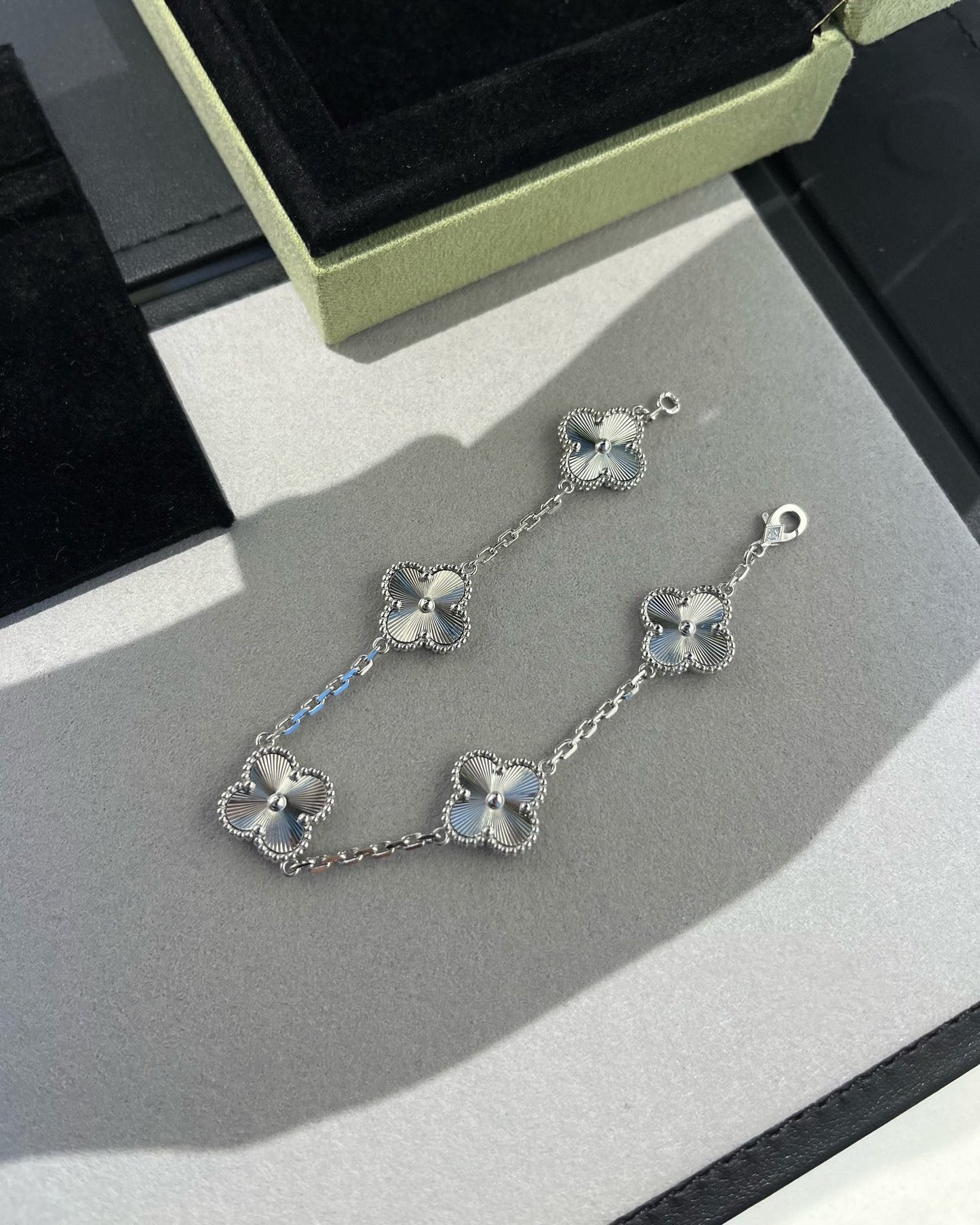 [Charm Aries Jewelry]CLOVER SILVER 5 MOTIFS BRACELET